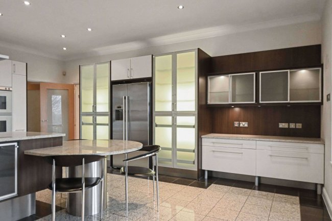 Flat 6 College House, 77 South Downs Road, Altrincham, Cheshire, WA14 3DZ 85