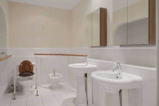 Flat 6 College House, 77 South Downs Road, Altrincham, Cheshire, WA14 3DZ 85