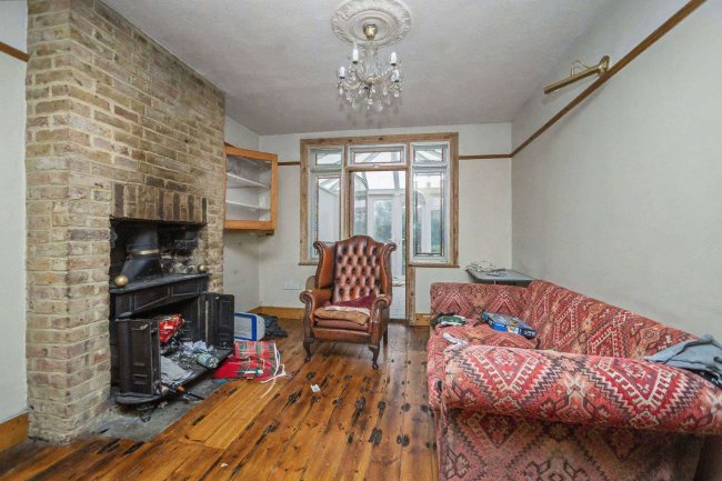 44 Plains Avenue, Maidstone, ME15 7AU 8