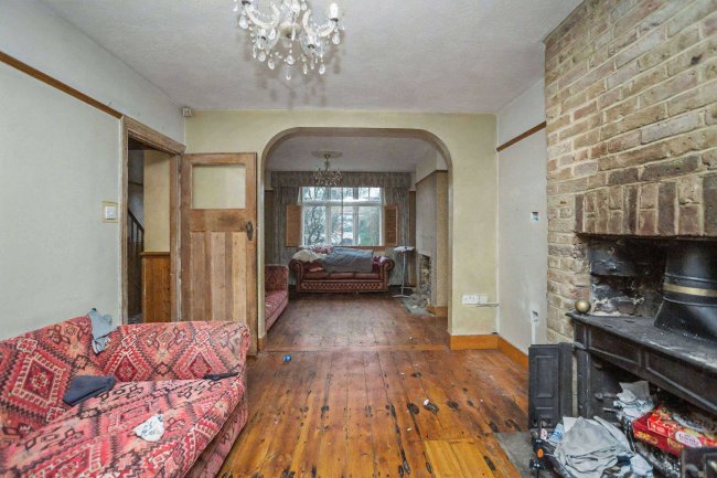 44 Plains Avenue, Maidstone, ME15 7AU 8