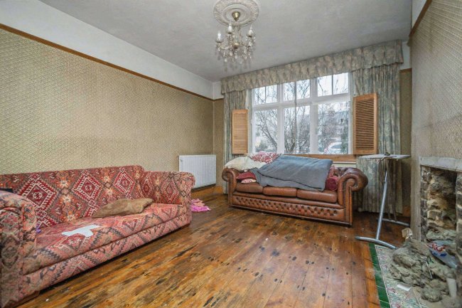 44 Plains Avenue, Maidstone, ME15 7AU 8