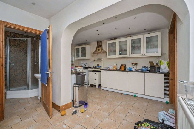 44 Plains Avenue, Maidstone, ME15 7AU 8