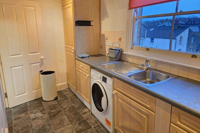 56c Knights Hill, West Norwood, London SE27 0JD 78