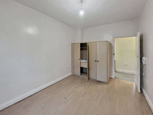 Jennings House, 4A Ferndale Road, Clapham North, SW4 7SF 33