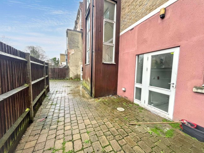 Jennings House, 4A Ferndale Road, Clapham North, SW4 7SF 33