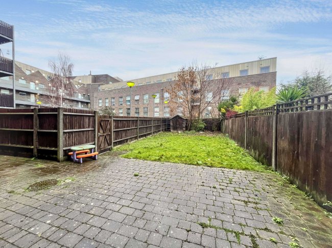 Jennings House, 4A Ferndale Road, Clapham North, SW4 7SF 33