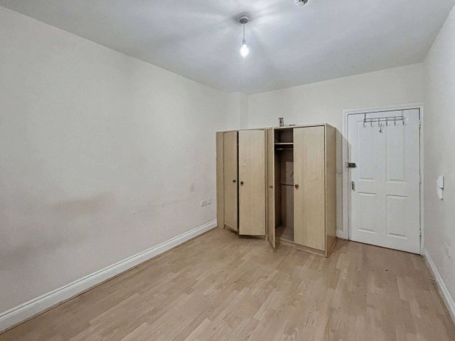 Jennings House, 4A Ferndale Road, Clapham North, SW4 7SF 33