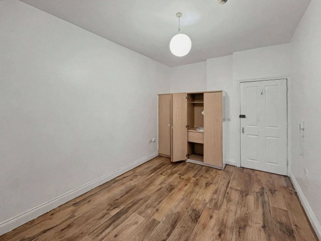 Jennings House, 4A Ferndale Road, Clapham North, SW4 7SF 33