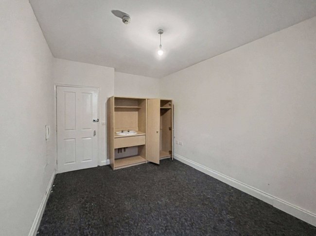 Jennings House, 4A Ferndale Road, Clapham North, SW4 7SF 33