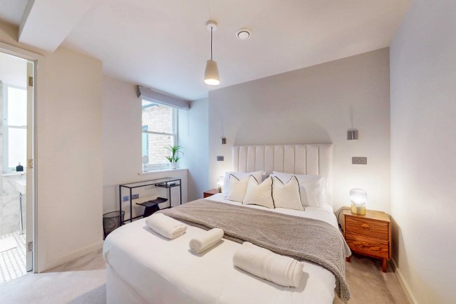 53 Waldemar Avenue Mansions, Waldemar Avenue, Fulham, London, SW6 5LX 2