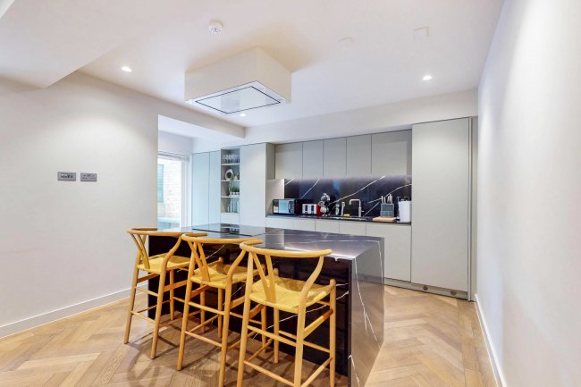 53 Waldemar Avenue Mansions, Waldemar Avenue, Fulham, London, SW6 5LX 2