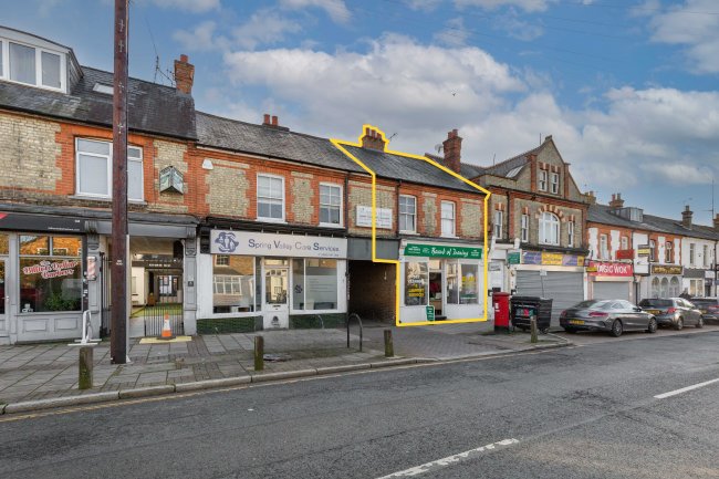 28 High Street, Northwood HA6 1BN 3