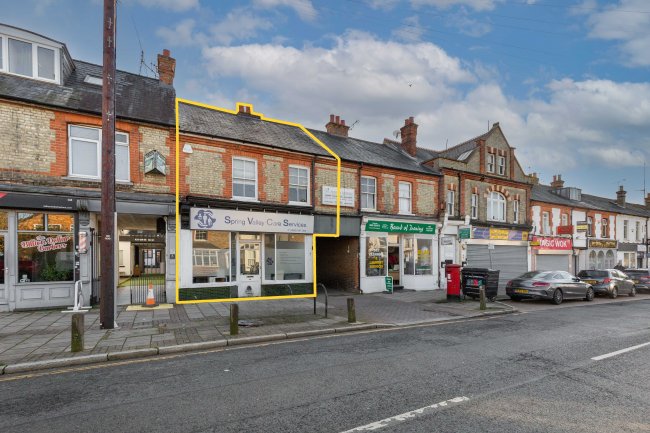 30 High Street, Northwood HA6 1BN 4