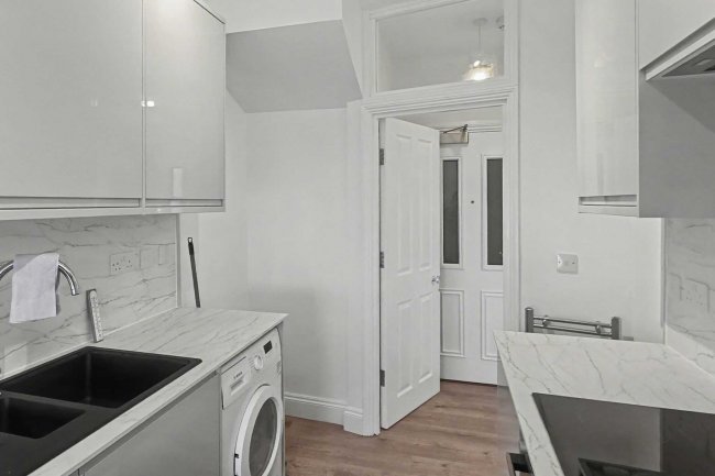 Flat 2, 45 Windsor Road, Ealing, London W5 3UP 8