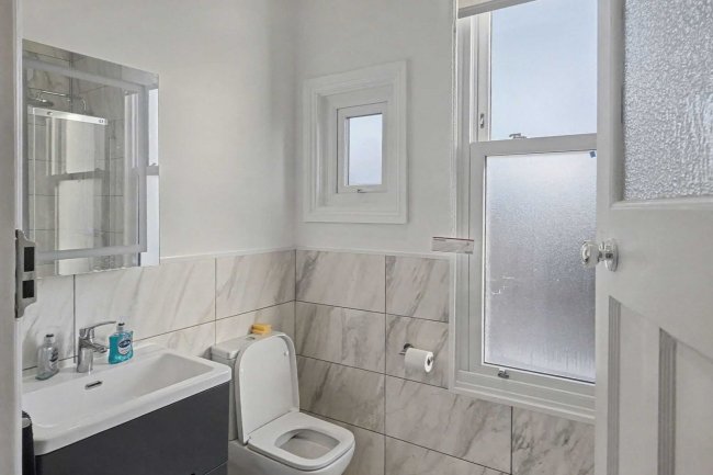 Flat 2, 45 Windsor Road, Ealing, London W5 3UP 8