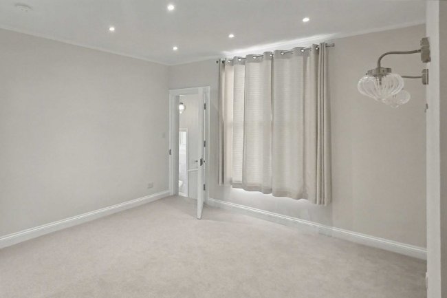 Flat 2, 45 Windsor Road, Ealing, London W5 3UP 8