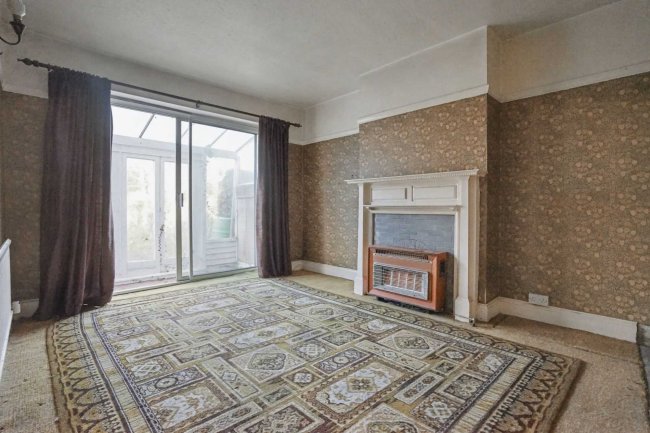 52 Wharncliffe Gardens, Croydon, London SE25 6DQ 9