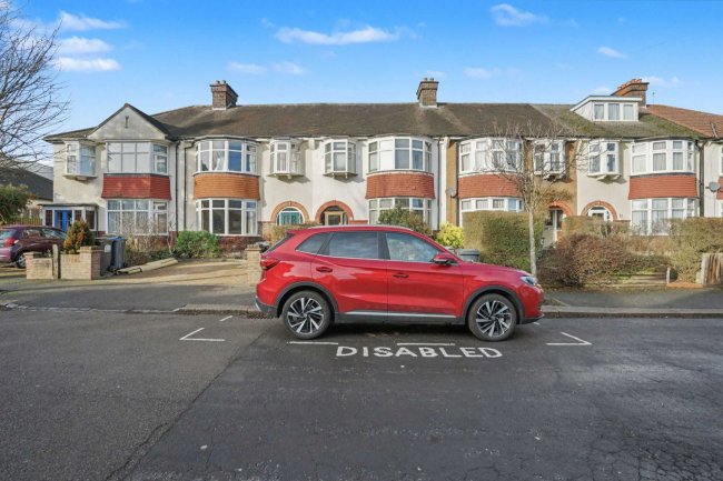 52 Wharncliffe Gardens, Croydon, London SE25 6DQ 9