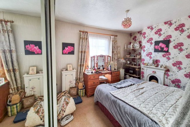 7 Etna Road, Bury St Edmunds, Suffolk, IP33 1JF 2