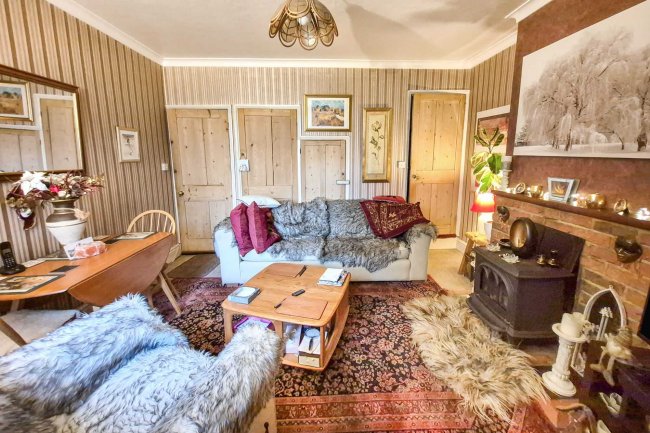 7 Etna Road, Bury St Edmunds, Suffolk, IP33 1JF 2