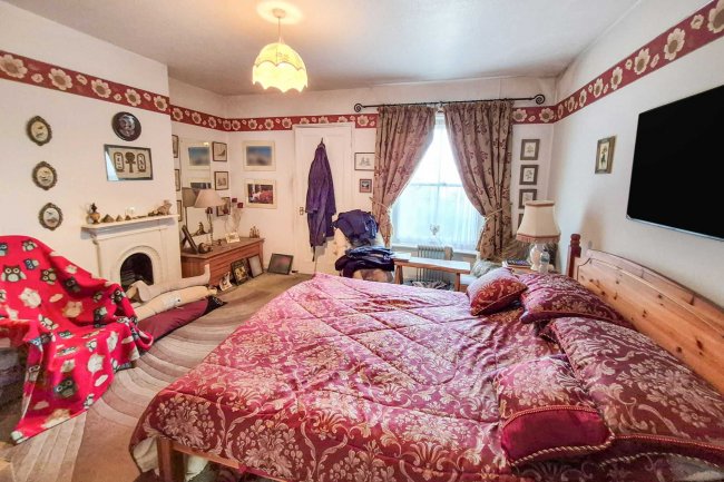 7 Etna Road, Bury St Edmunds, Suffolk, IP33 1JF 2