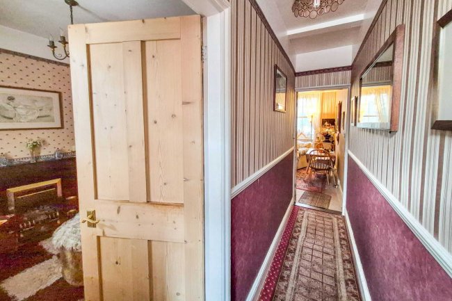 7 Etna Road, Bury St Edmunds, Suffolk, IP33 1JF 2