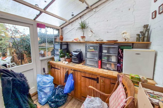 7 Etna Road, Bury St Edmunds, Suffolk, IP33 1JF 2