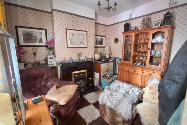 7 Etna Road, Bury St Edmunds, Suffolk, IP33 1JF 2