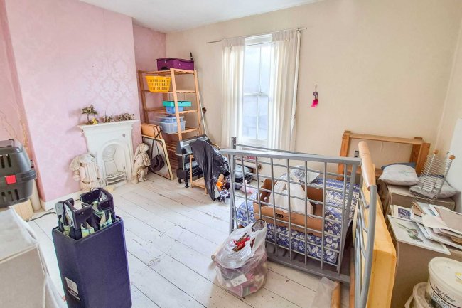 6 Etna Road, Bury St Edmunds, Suffolk, IP33 1JF 1