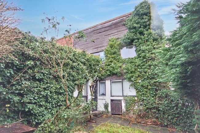 30 Reid Close, Pinner, HA5 2QD 7