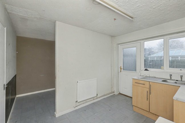 56 Linden Road, Creswell, Worksop, S80 4JT 7