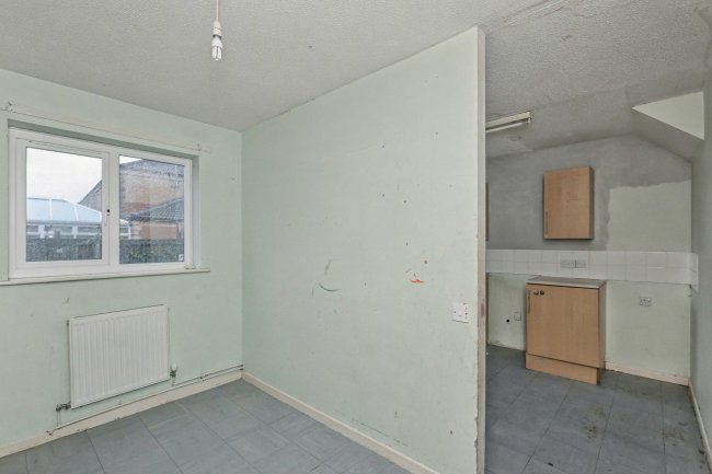 56 Linden Road, Creswell, Worksop, S80 4JT 7