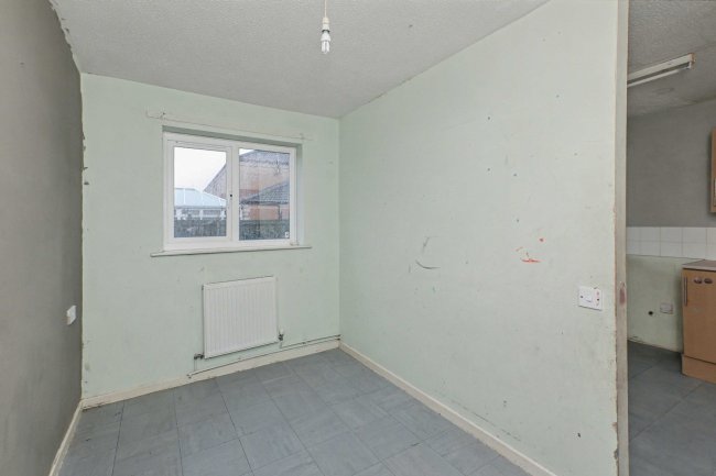 56 Linden Road, Creswell, Worksop, S80 4JT 7