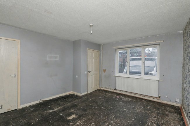 56 Linden Road, Creswell, Worksop, S80 4JT 7