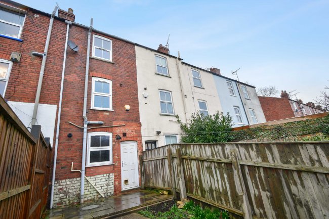 6 Lindum Avenue, Lincoln, Lincolnshire, LN2 5JB 7