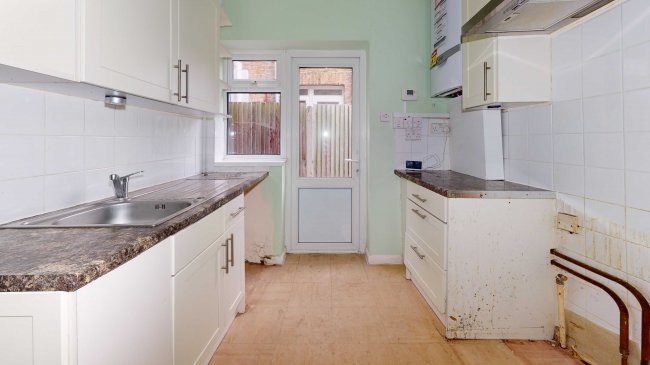 Flat 1, 35 Shirley Gardens, Hanwell, London, W7 3PT 8