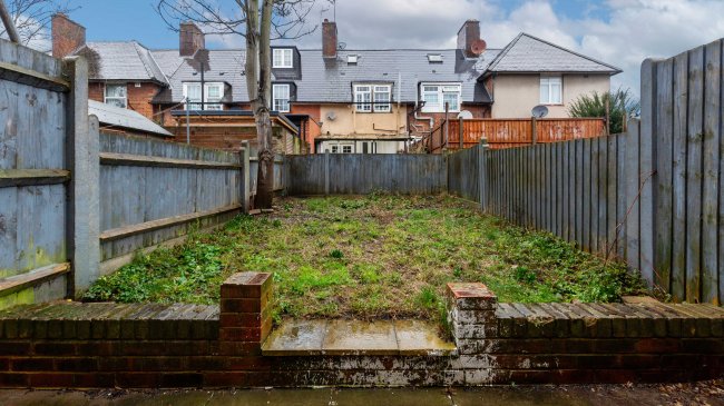 69 Mellitus Street, East Acton, London, W12 0AU 9