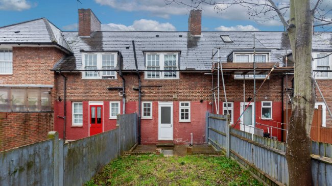 69 Mellitus Street, East Acton, London, W12 0AU 9