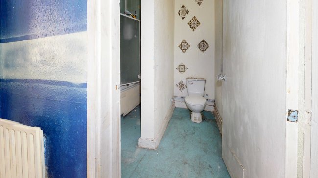 Flat D, 47 Gloucester Street, London, SW1V 2DB 5