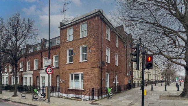 Flat 3 Cromwell House, 80 Warwick Road, Earls Court, London, W14 8PT 1
