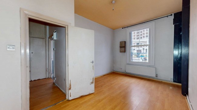 Flat 3 Cromwell House, 80 Warwick Road, Earls Court, London, W14 8PT 1