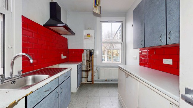 Flat 3 Cromwell House, 80 Warwick Road, Earls Court, London, W14 8PT 1