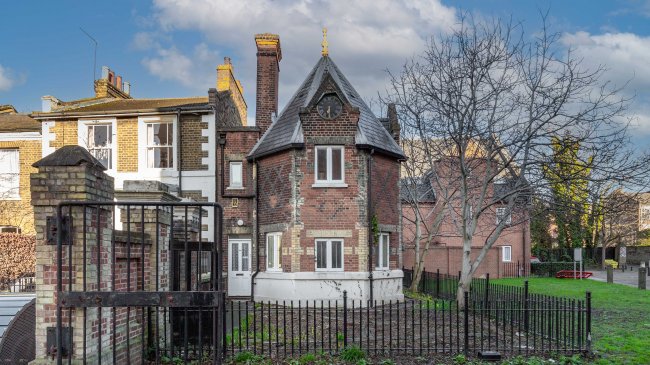 24 Madinah Road, Hackney, London, E8 1PG 4