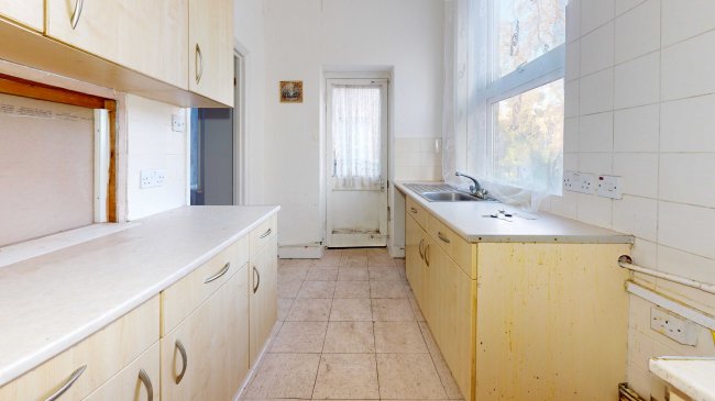 Flat B, 85 Gauden Road, Clapham, London, SW4 6LJ 8