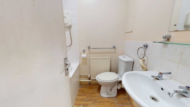 Flat 14, 136 Earls Court Road, Earls Court, London, W8 6QL 1