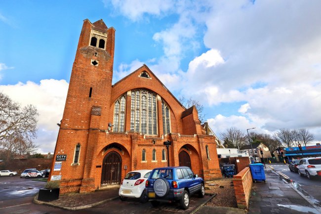 7 Caroe Court, 1 Bury Street, Edmonton, London, N9 7LE 3