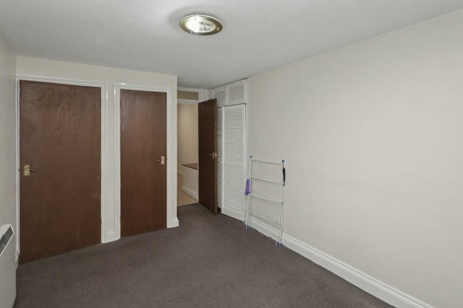 7 Caroe Court, 1 Bury Street, Edmonton, London, N9 7LE 3