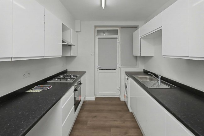 Flat 8, Ashton Court, Greenford Road, Harrow HA1 3QG 5