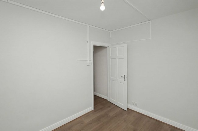 Flat 8, Ashton Court, Greenford Road, Harrow HA1 3QG 5