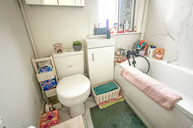 89 High Street, Hythe, Kent, CT21 5JH 7